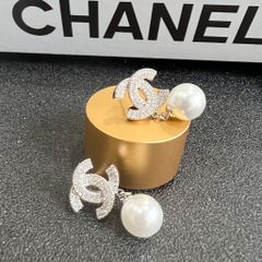  Bông Tai Chanel Màu Trắng Ngọc Trai & Pha Lê (CG) 