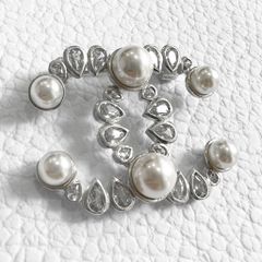  Cài Áo Nam, Nữ - Chanel Màu Trắng Ngọc Trai & Pha Lê (BW) 