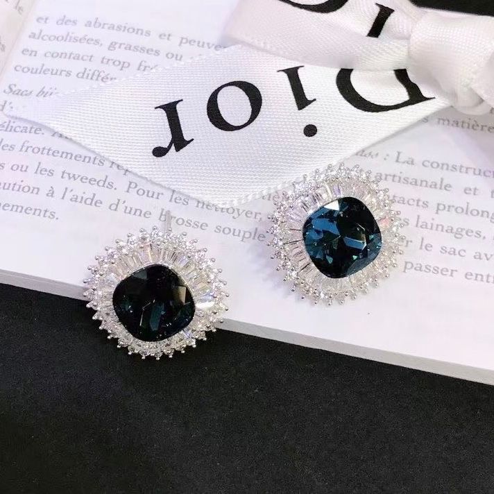  Bông Tai Vuông Bản To Pha Lê Xanh Bích & Trắng Sang Trọng (AP) 