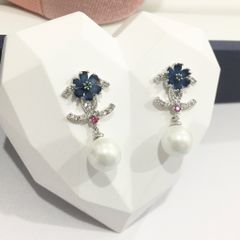  Bông Tai Cánh Hoa Chanel Màu Xanh Bích Ngọc Trai (CN) 
