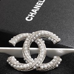  Cài Áo Nam, Nữ - Chanel Màu Trắng Ngọc Trai & Pha Lê (BH) 