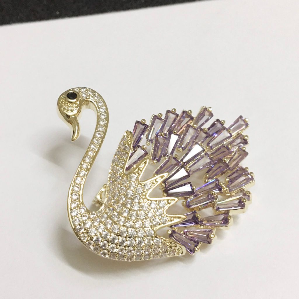  Cài Áo Con Thiên Nga Pha Lê Tím (AB) 