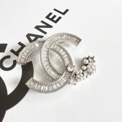  Cài Áo Nam, Nữ - Chanel Màu Trắng Ngọc Trai & Pha Lê (CL) 