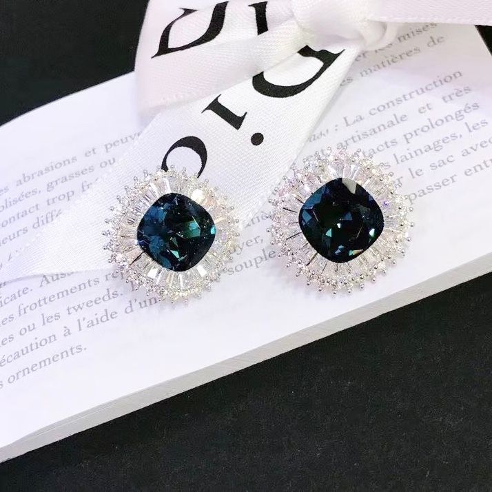  Bông Tai Vuông Bản To Pha Lê Xanh Bích & Trắng Sang Trọng (AP) 