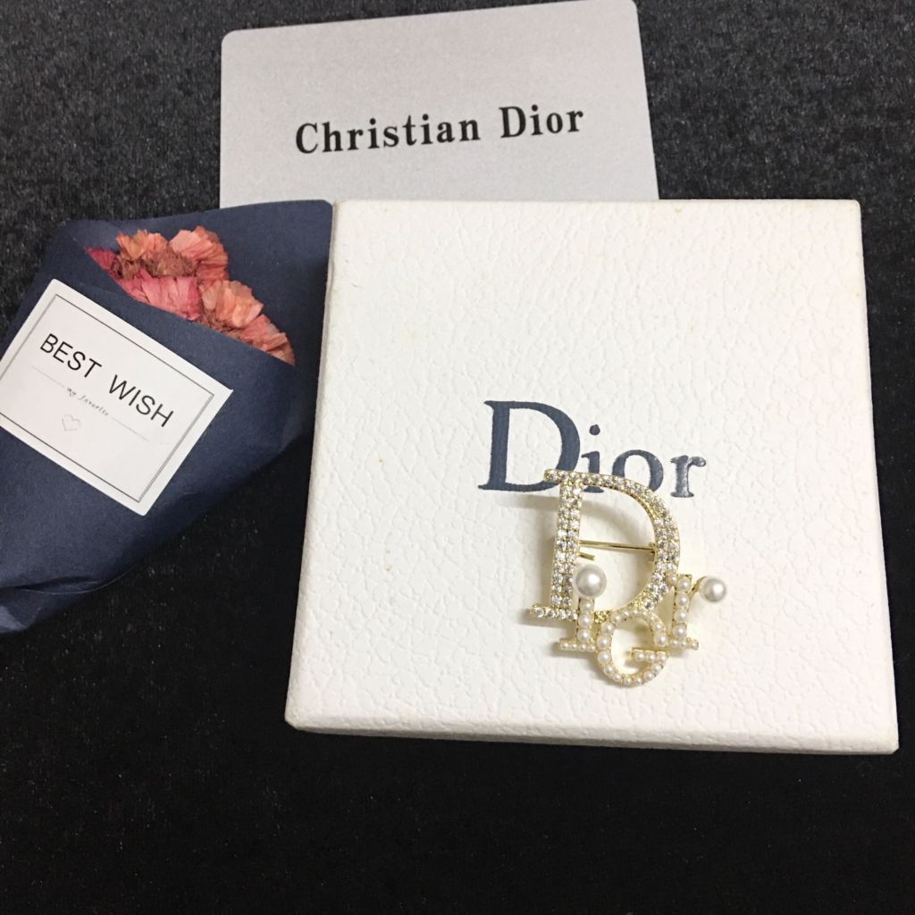  Cài Áo Nam, Nữ - Dior Màu Vàng Ngọc Trai & Pha Lê Trắng (AI) 