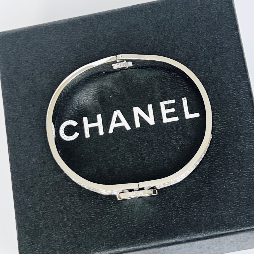  Vòng Tay TiTan Cao Cấp - Chanel Màu Trắng Pha Lê (AE) 