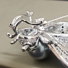  Cài Áo Nam, Nữ - Con Ong Dior Màu Trắng Ngọc trai & Pha Lê Đen, Trắng (AE) 