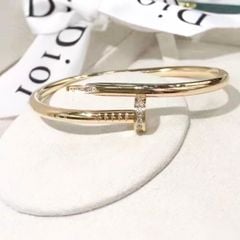  Vòng Tay Nam, Nữ TiTan Cao Cấp - Cartier Cây Đinh Màu Vàng Pha Lê Trắng (AI) 