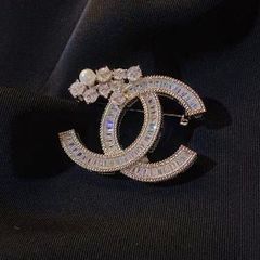  Cài Áo Nam, Nữ - Chanel Màu Vàng Ngọc Trai & Pha Lê Trắng (CF) 