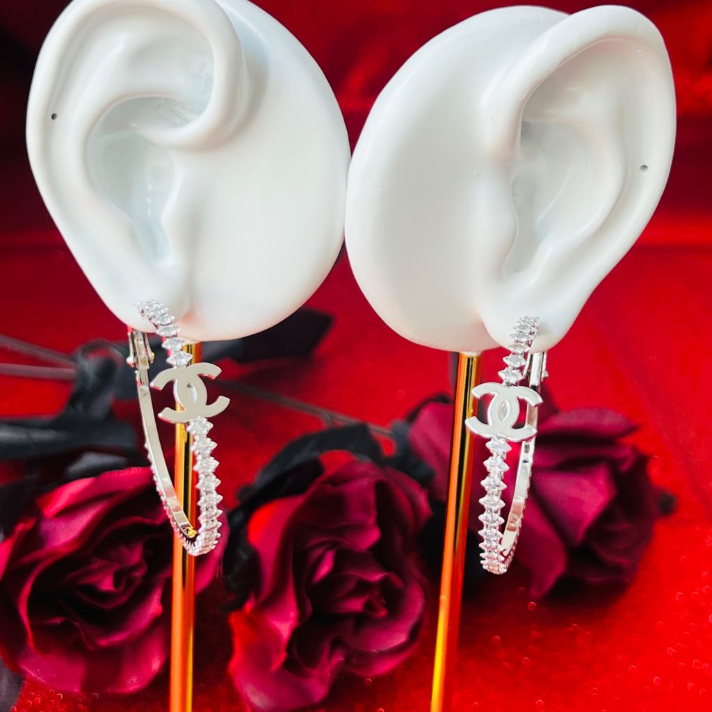  Bông Tai Chanel Khoen Tròn Màu Trắng 43mm Pha Lê (BP) 