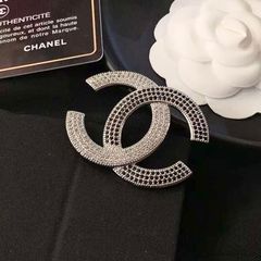  Cài Áo Nam, Nữ - Chanel Màu Trắng Pha Lê Đen & Trắng (CX) 