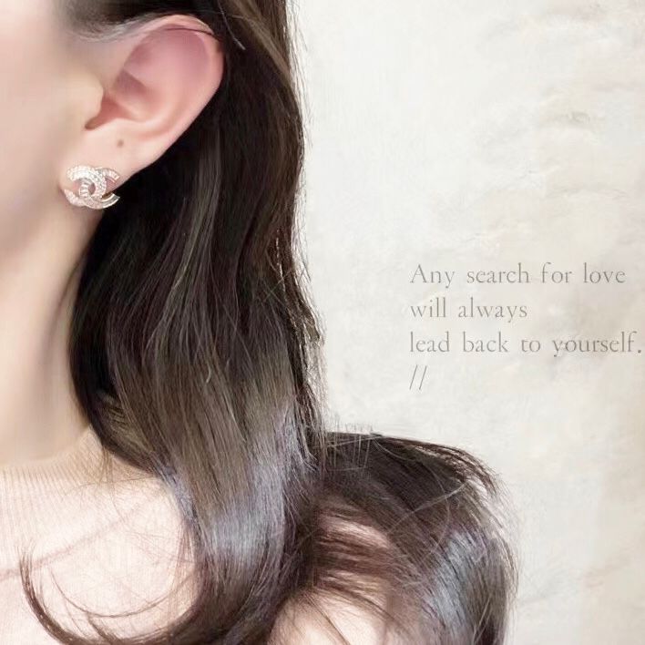  Bộ Trang Sức Chanel Trắng - Cài Áo & Bông Tai Pha Lê (AH) 