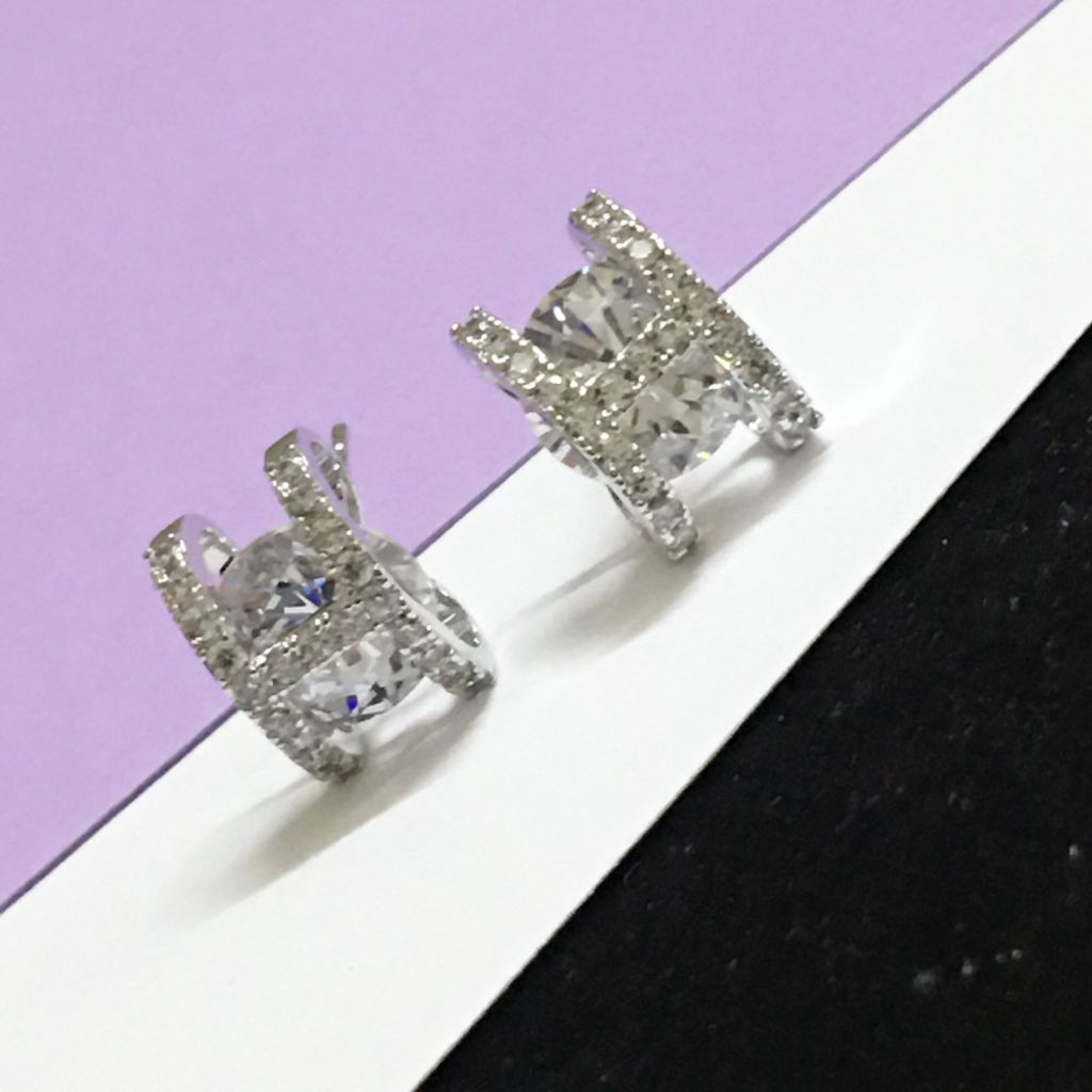  Bông Tai Hermes Màu Trắng Pha Lê (AE) 