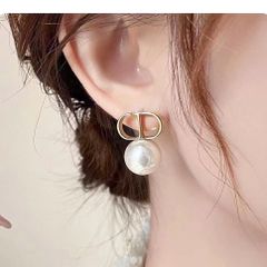  Bông Tai Dior Màu Vàng Ngọc Trai (AL) 