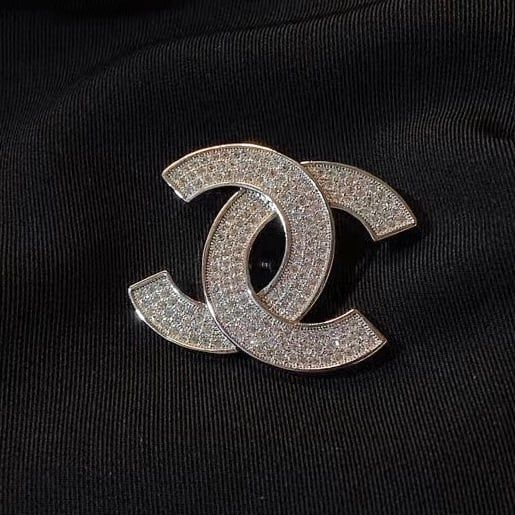  Cài Áo Nam, Nữ - Chanel Màu Trắng Pha Lê (BB) 