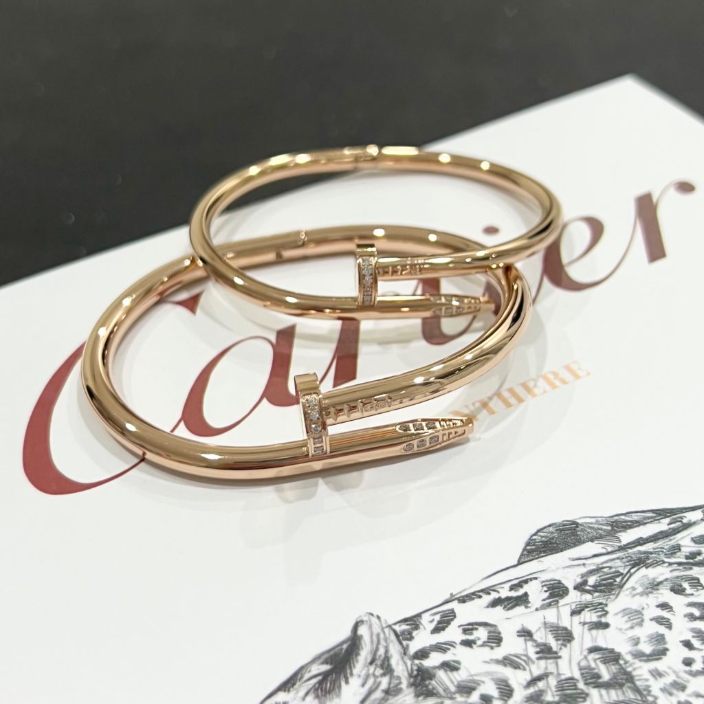  Vòng Tay Cặp Đôi Tình Yêu - Cartier Cây Đinh Màu Vàng Hồng Titan Cao Cấp Pha Lê (AC) 