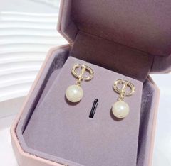  Bông Tai Dior Màu Vàng Ngọc Trai (AQ) 