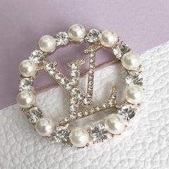  Cài Áo Nam, Nữ - LV Màu Vàng Ngọc Trai & Pha Lê Trắng (AD) 