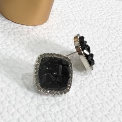  Bông Tai Vuông Bản To Pha Lê Đen & Trắng Sang Trọng 