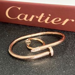  Bộ Trang Sức Cây Đinh Cartier Titan Cao Cấp - Vòng Tay & Nhẫn Màu Vàng Hồng Pha Lê (AA) 