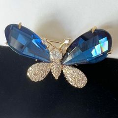  Cài Áo Con Bướm Pha Lê Xanh Bích & Trắng (AJ) 