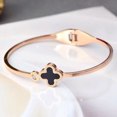  Vòng Tay TiTan Cao Cấp - Cỏ 4 Lá May Mắn Màu Vàng Hồng Pha Lê (AJ) 