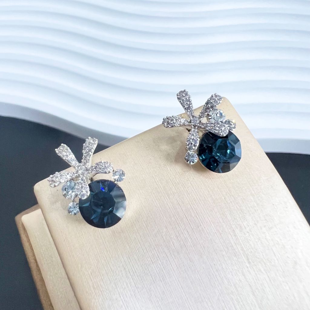  Bông Tai Cánh Hoa Pha Lê Xanh Bích & Trắng (BO) 