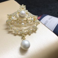  Cài Áo & Mặt Dây Chuyền - Vương Miện Ngọc Trai Nước Ngọt Tự Nhiên & Pha Lê Trắng 