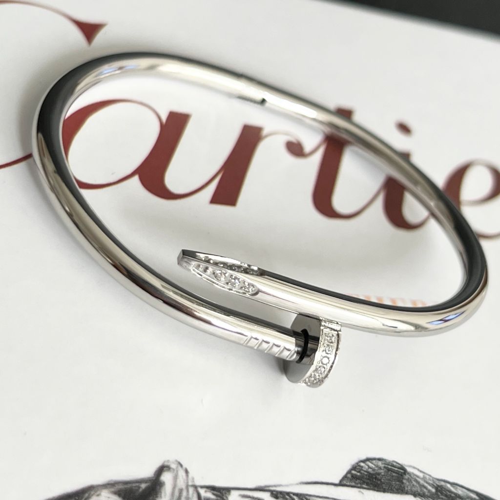  Vòng Tay Nam, Nữ TiTan Cao Cấp - Cartier Cây Đinh Màu Trắng Pha Lê (AH) 