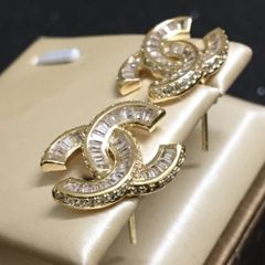  Bộ Trang Sức Chanel Vàng - Cài Áo & Bông Tai Pha Lê Trắng (AD) 