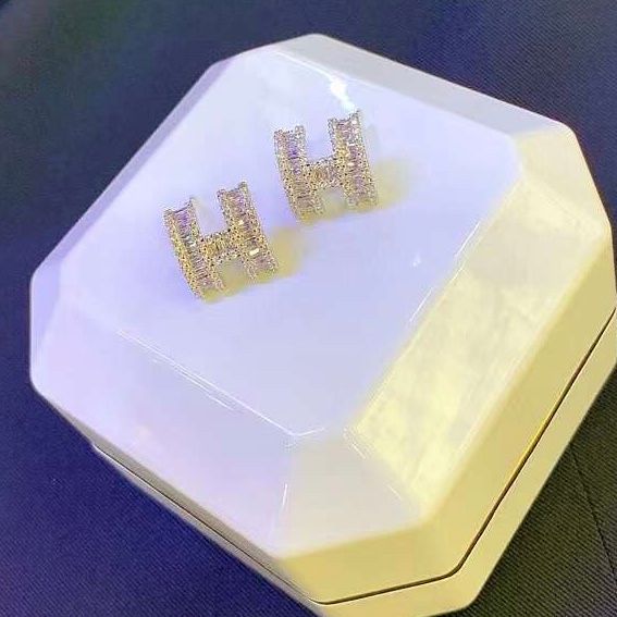  Bông Tai Hermes Màu Vàng Pha Lê Trắng (AH) 