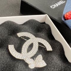 Cài Áo Chanel & Con Bướm Màu Trắng Pha Lê (CQ) 