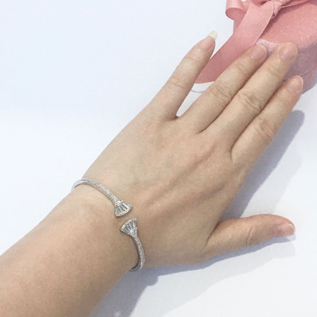  Vòng Tay Cánh Quạt Pha Lê Trắng Tinh Tế (AA) 