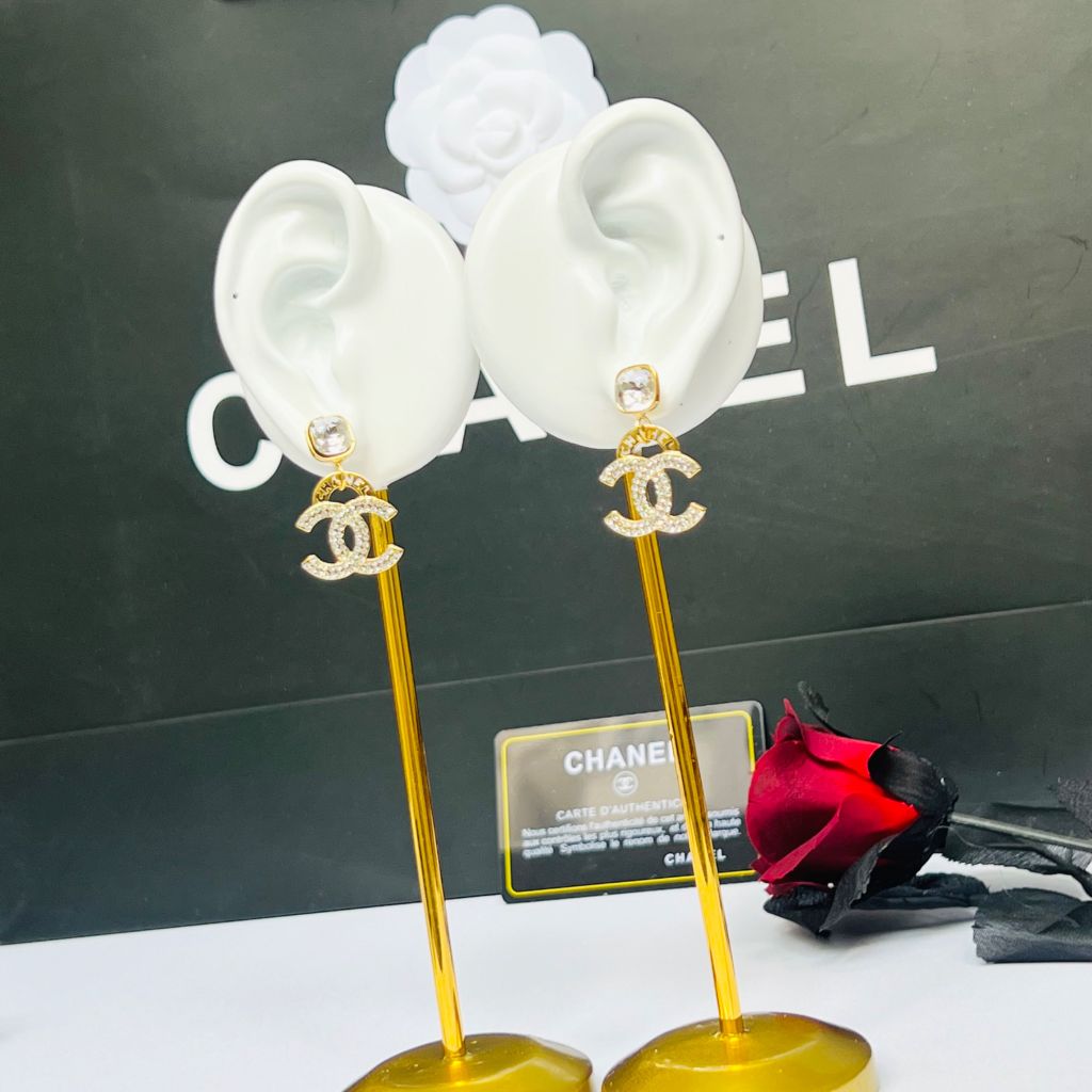  Bông Tai Chanel Bản To Màu Vàng Pha Lê Trắng (CI) 