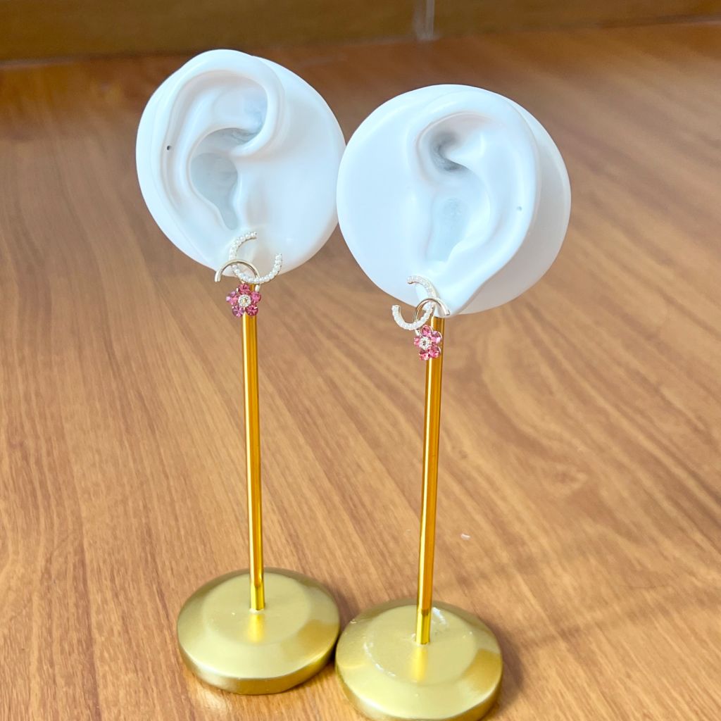  Bông Tai Chanel Cánh Hoa Bản To Màu Trắng Ngọc Trai & Pha Lê Hồng (CL) 