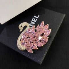  Cài Áo Con Thiên Nga Màu Vàng Pha Lê Hồng (AH) 