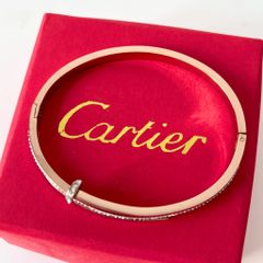  Vòng Tay TiTan Cao Cấp - Cây Đinh Cartier Màu Vàng Hồng Pha Lê (AJ) 