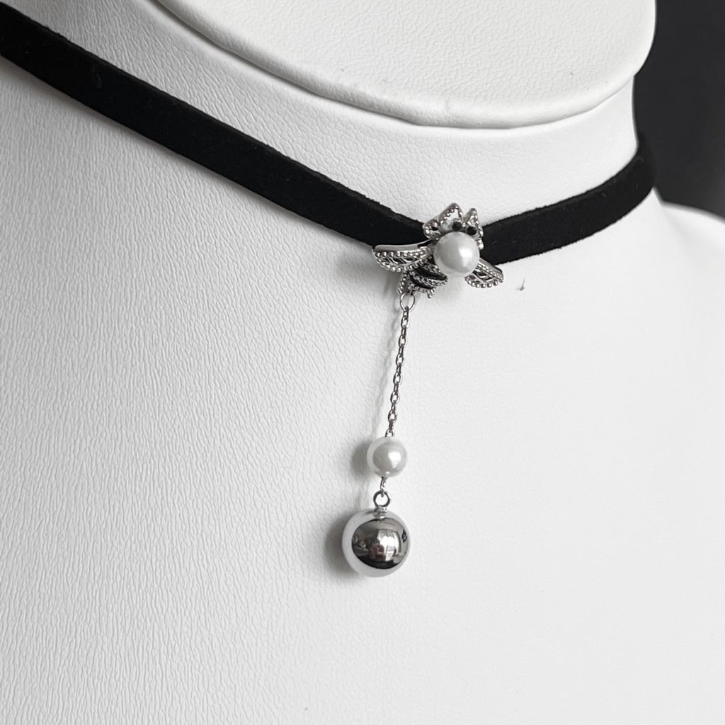  Vòng Cổ Choker Gucci Con Ong Ngọc Trai & Pha Lê Trắng Đen 