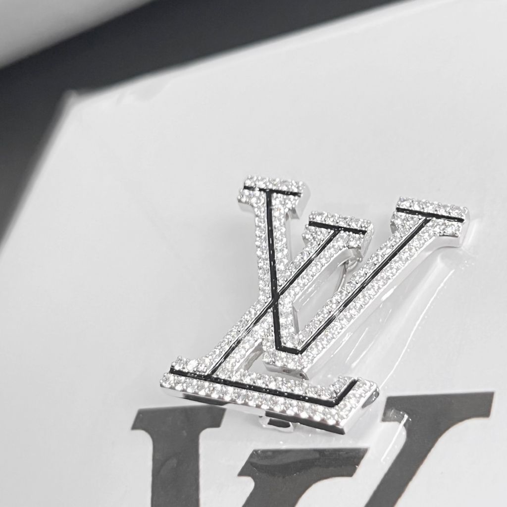  Cài Áo Nam, Nữ - LV Màu Trắng Pha Lê (AF) 