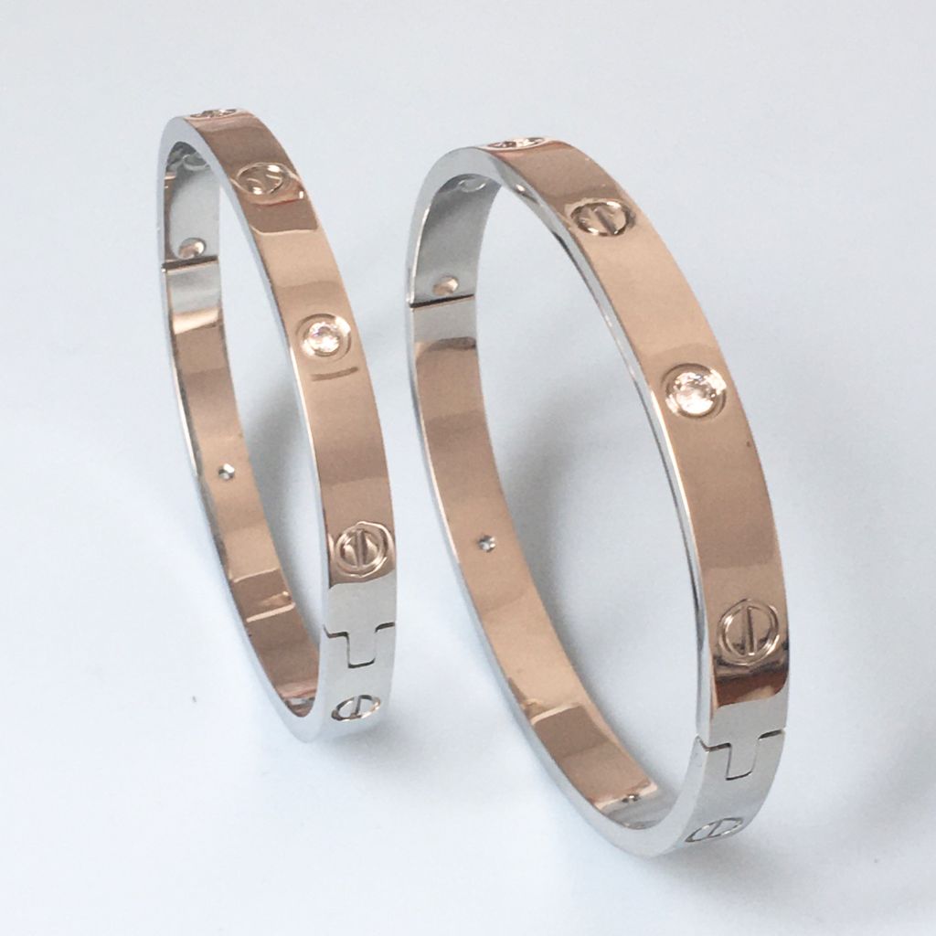  Vòng Tay Cặp Đôi Tình Yêu - Cartier Màu Trắng Titan Cao Cấp Pha Lê (AB) 