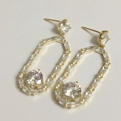  Bông Tai Chữ Nhật Bản To Màu Vàng Pha Lê Trắng (AD) 