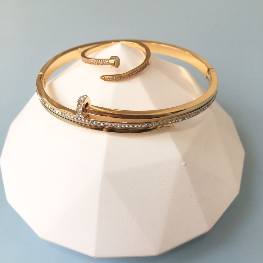  Bộ Trang Sức Cartier Titan Cao Cấp - Vòng Tay & Nhẫn Màu Vàng Pha Lê (AP) 