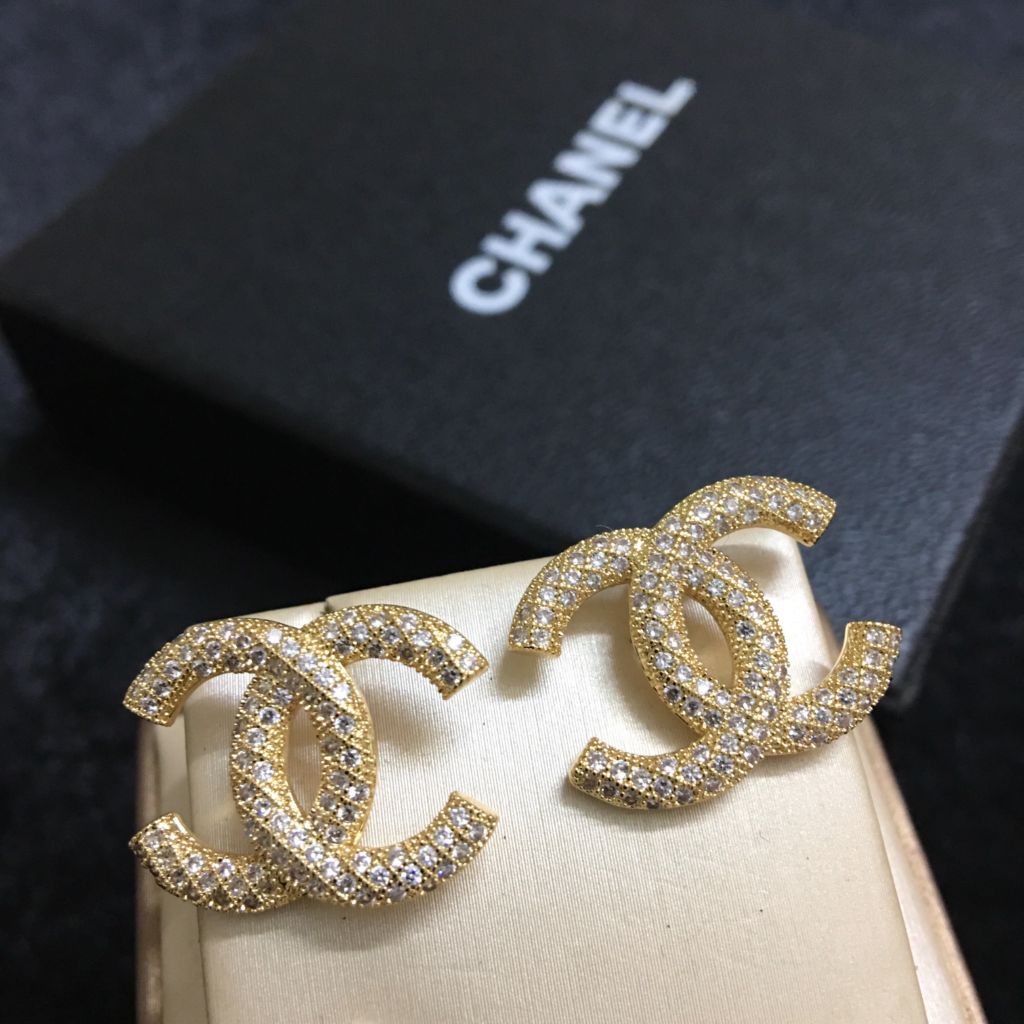  Bộ Trang Sức Chanel Vàng - Cài Áo & Bông Tai Pha Lê Trắng (AF) 