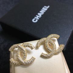  Bộ Trang Sức Chanel Vàng - Cài Áo & Bông Tai Pha Lê Trắng (AF) 