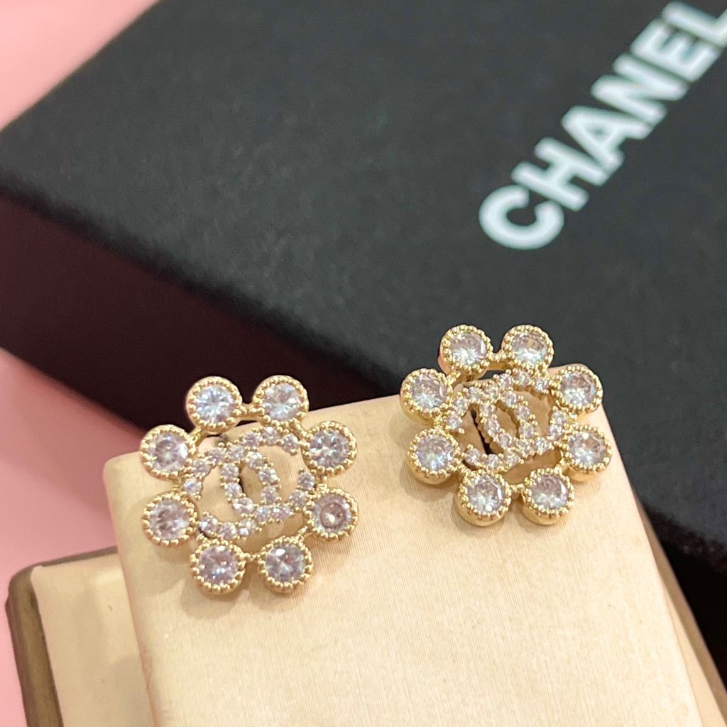  Bông Tai Chanel Cánh Hoa Màu Vàng Pha Lê Hồng (BS) 