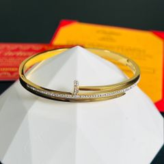  Vòng Tay TiTan Cao Cấp - Cây Đinh Cartier Màu Vàng Pha Lê (AK) 