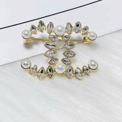  Cài Áo Chanel Màu Vàng Ngọc Trai & Pha Lê Trắng (AO) 