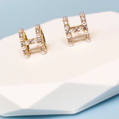  Bông Tai Hermes Màu Vàng Ngọc Trai & Pha Lê Trắng (AK) 