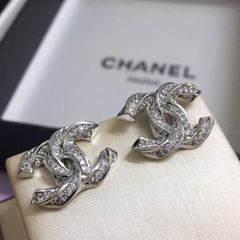  Bộ Trang Sức Chanel Trắng - Cài Áo & Bông Tai Pha Lê (AB) 