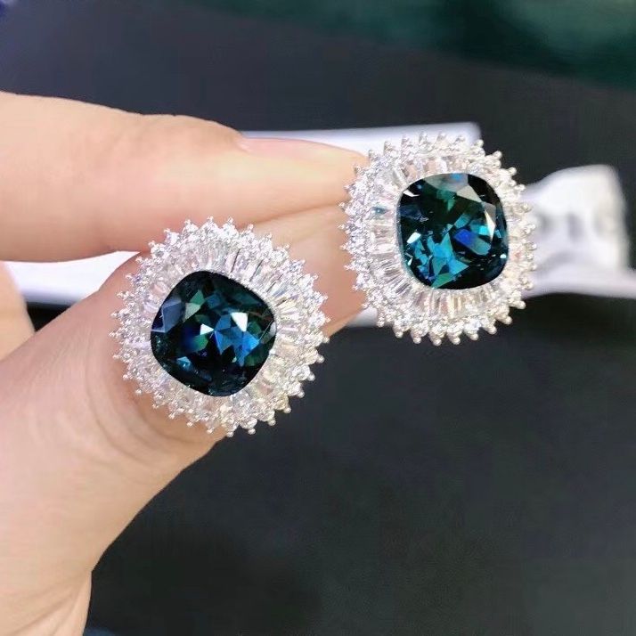  Bông Tai Vuông Bản To Pha Lê Xanh Bích & Trắng Sang Trọng (AP) 